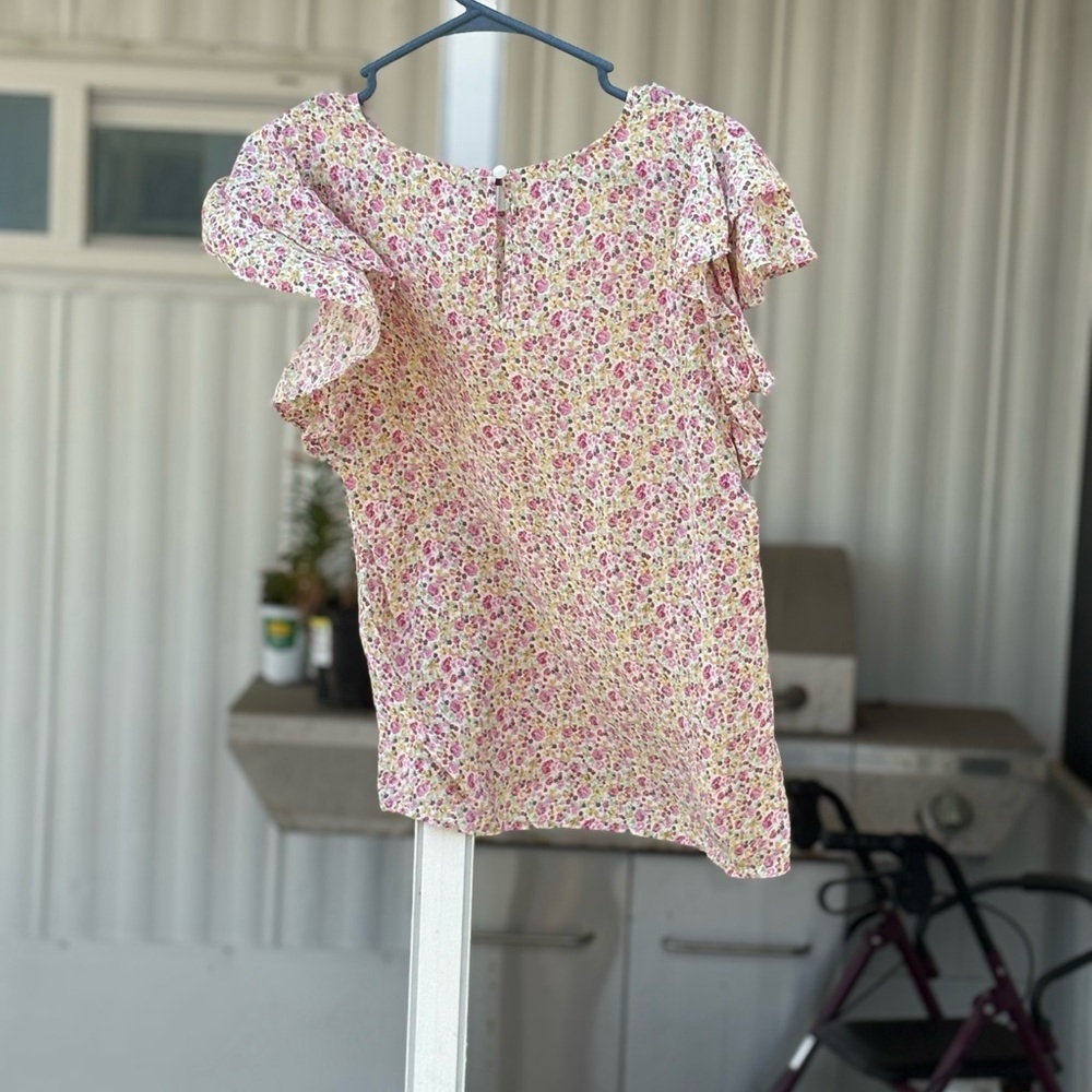 Floral Ruffle Sleeve Blouse - Picture 9 of 9